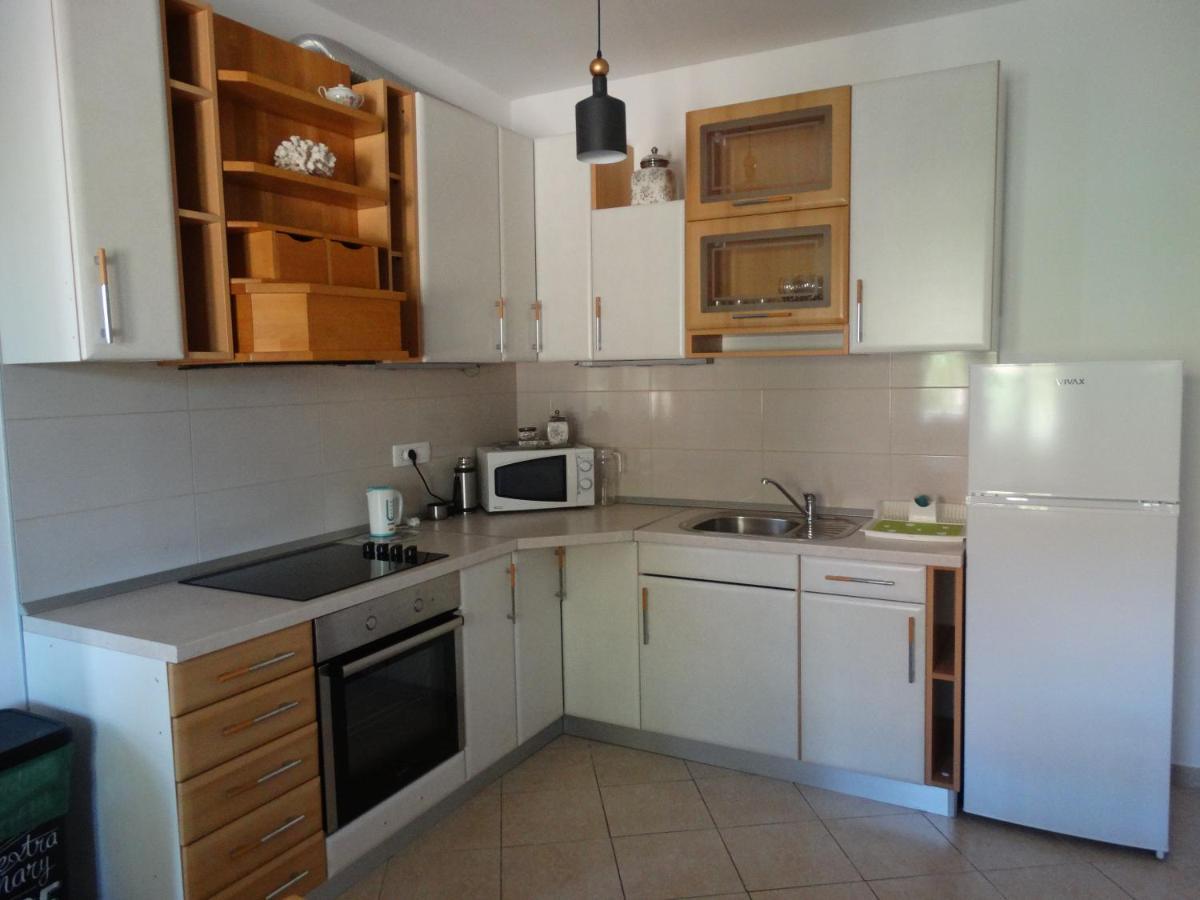 Apartments Vinka Jelsa  Exterior photo